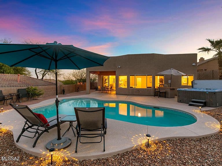 2424 W Tortolita Bluffs Dr photo 1