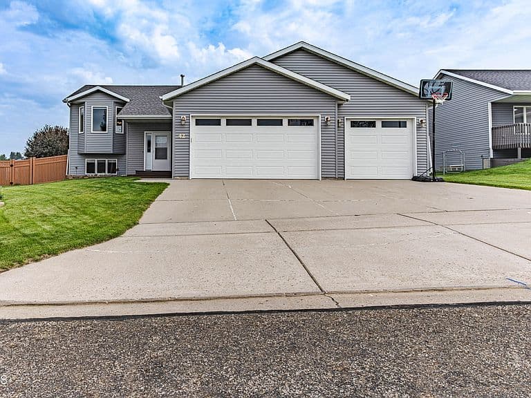42 McGinnis Way photo 2