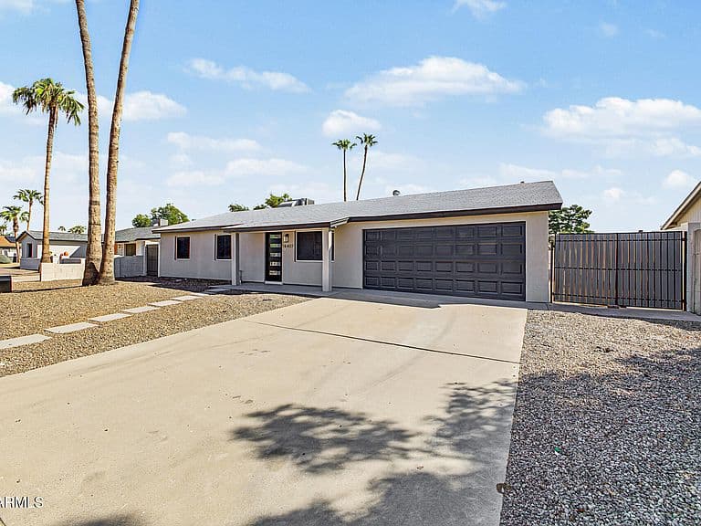 14407 N 37TH Place photo 3