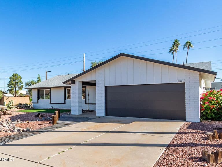 6801 S PALM Drive photo 3