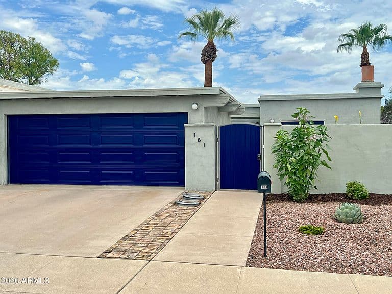 181 LAGUNA Drive W photo 3