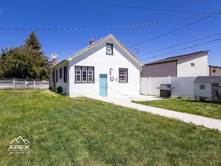 625 7th St photo 1