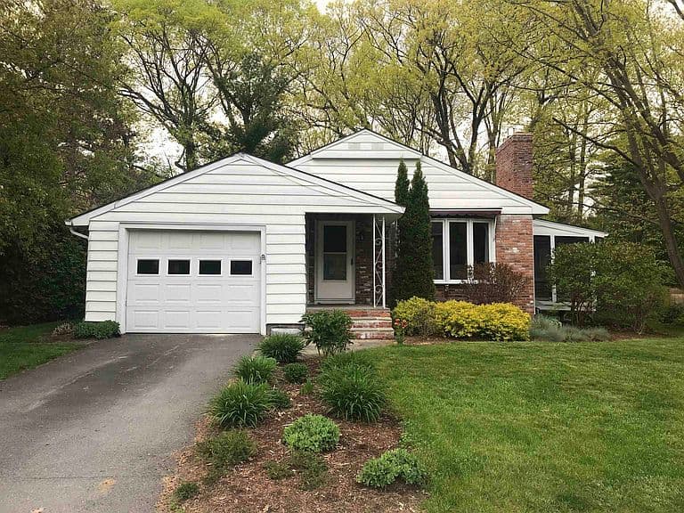 106 Killarney Drive photo 1