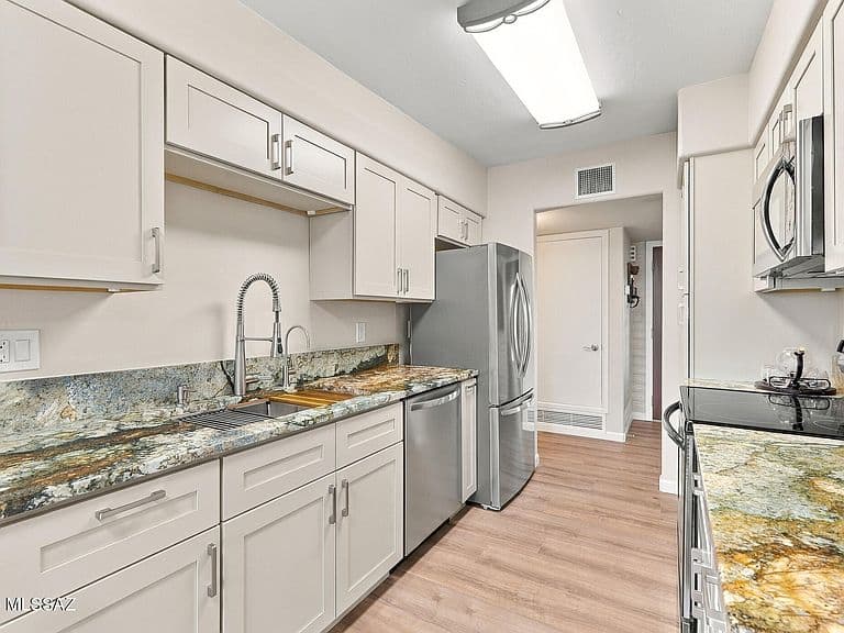 7902 E Eli Pl photo 3