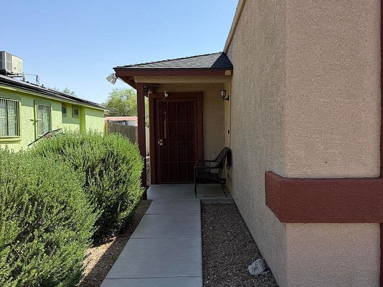 2266 E Sunland Vis photo 3
