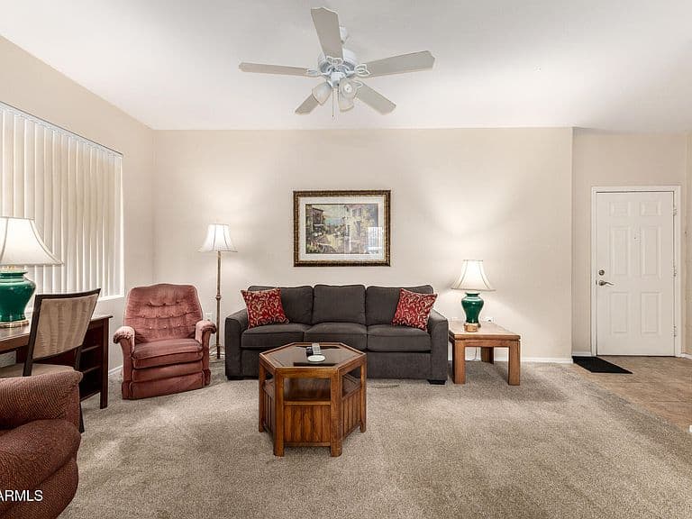 2929 W Yorkshire Dr Unit 1068 photo 3