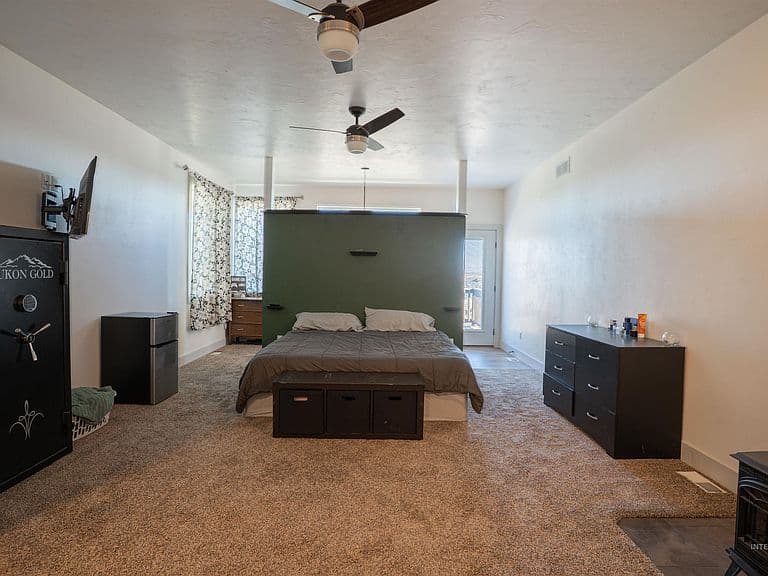 546 Arrowhead Cir photo 4