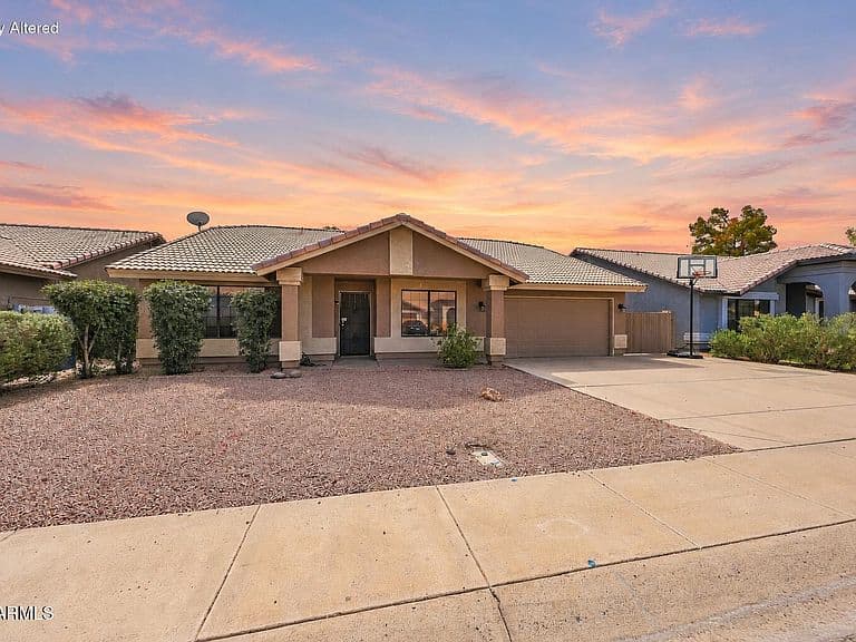 531 W SIERRA MADRE Avenue photo 2