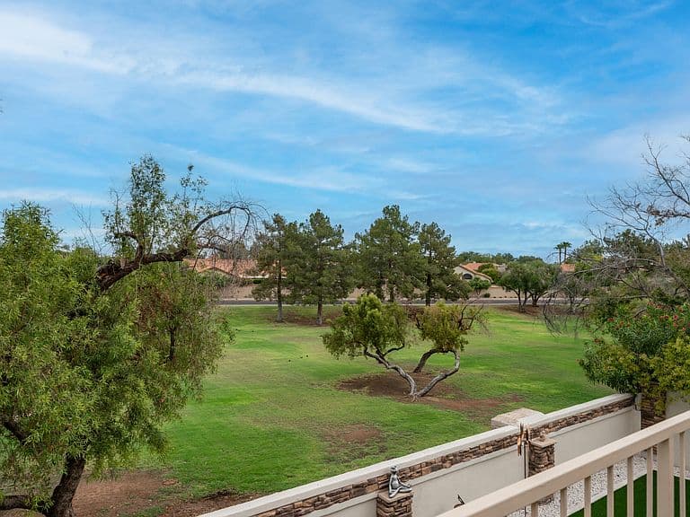 42 E MARIA Lane photo 3