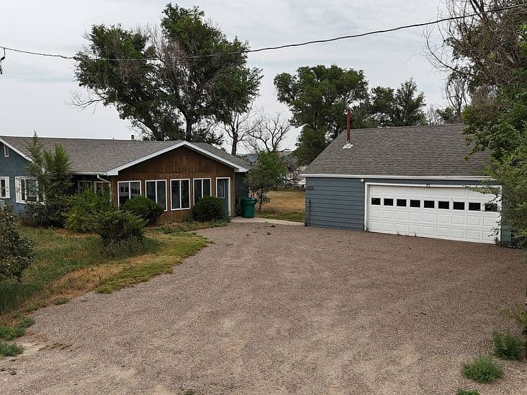 1290 E Main St photo 1