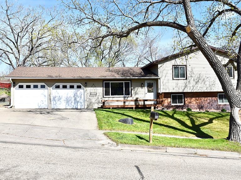 700 N Taylor Ave photo 2