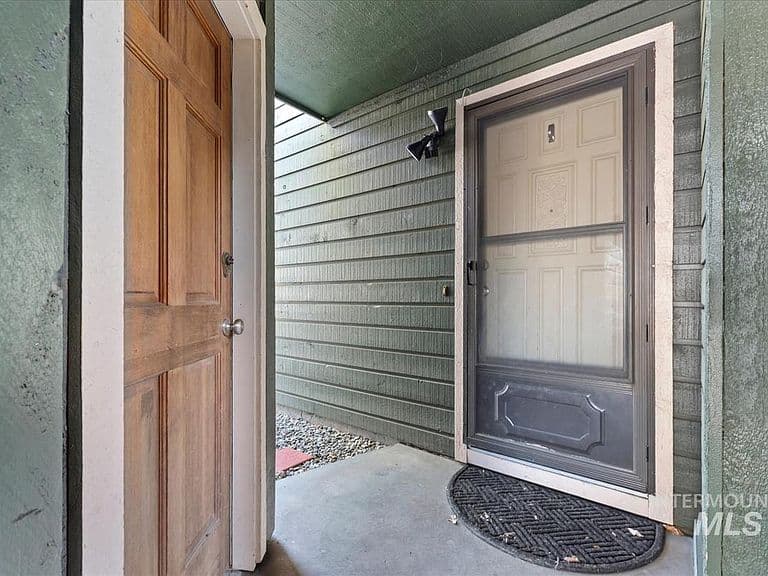 6879 W Maxwell Ln photo 2