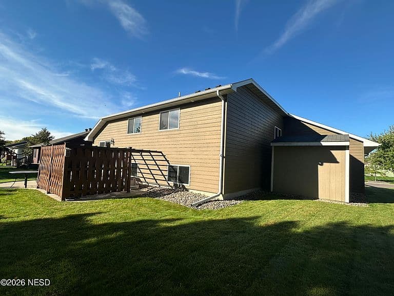 1508 N Park St photo 5