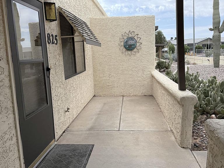 825 E LANCASTER Circle photo 4