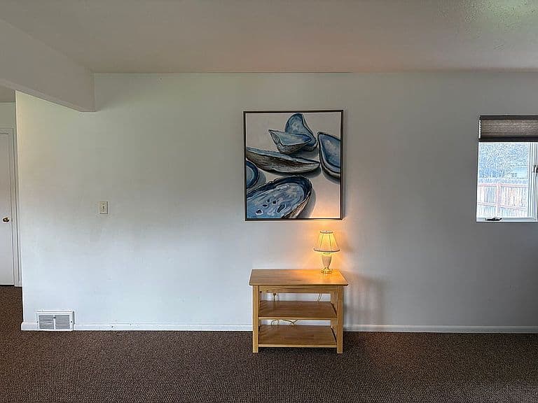 410 Fairview Ave photo 4