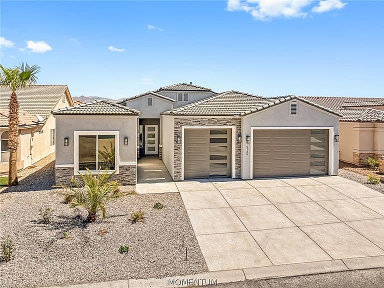 6136 Via Del Aqua Drive photo 2