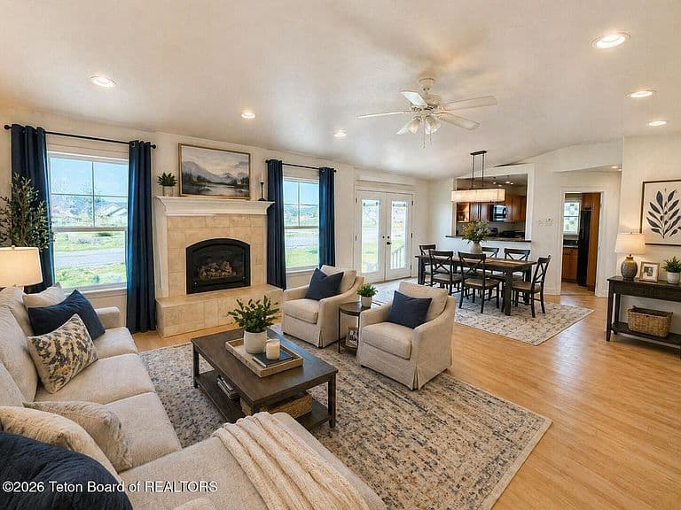 233 Butte Dr photo 2