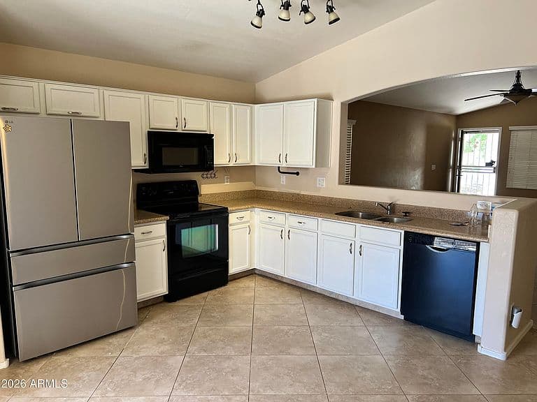 43669 W WILD HORSE Trail photo 4