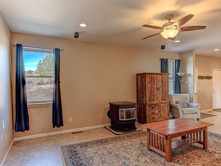 8224 Hillside Dr photo 5