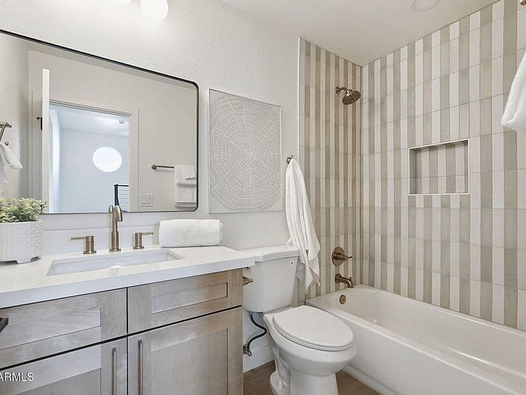 1811 S 39TH Street #55 photo 3