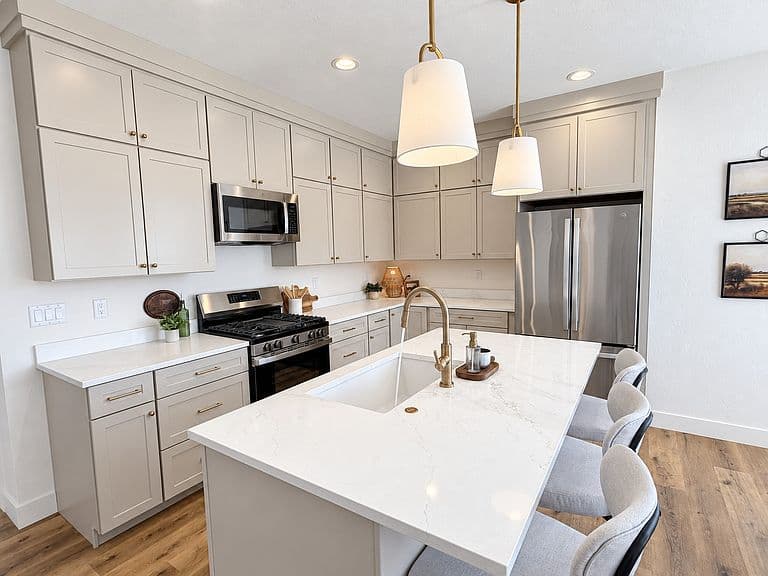 801 Rivet Way photo 3