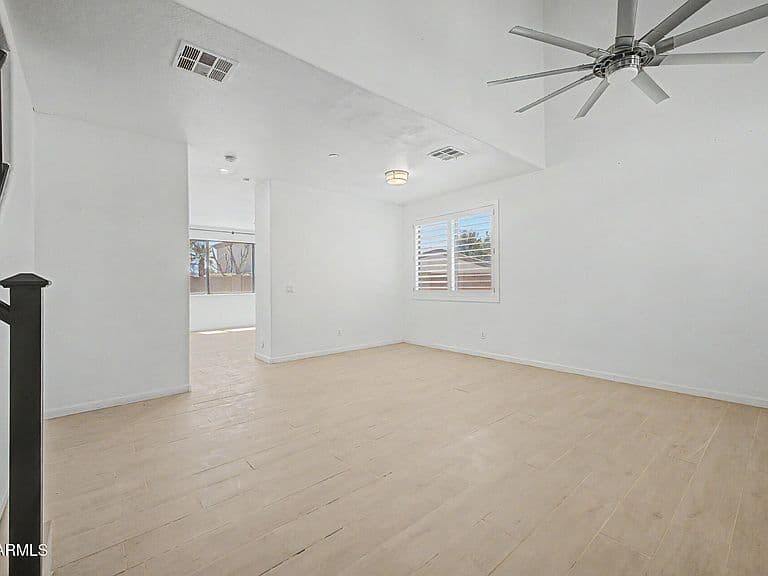 14365 W LEXINGTON Avenue photo 4