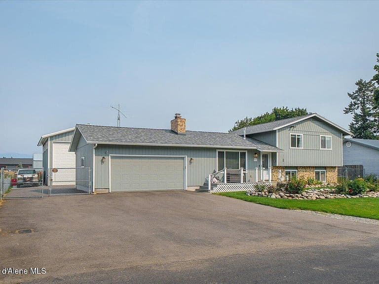 9670 N Meadow Way photo 1