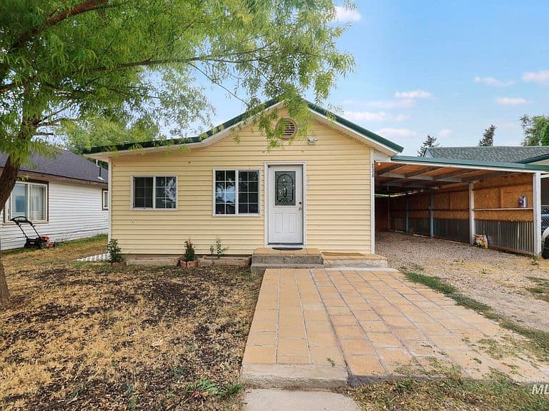 230 2nd St photo 1