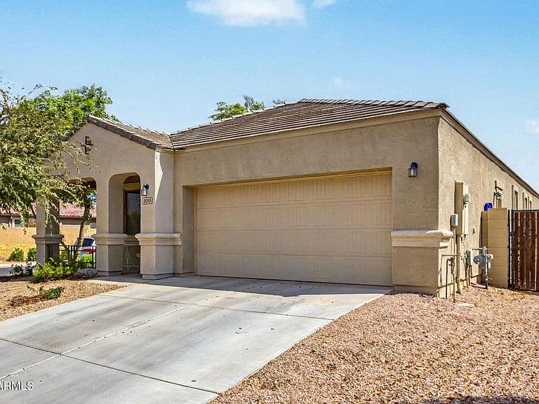 41349 W WILLIAMS Way photo 3