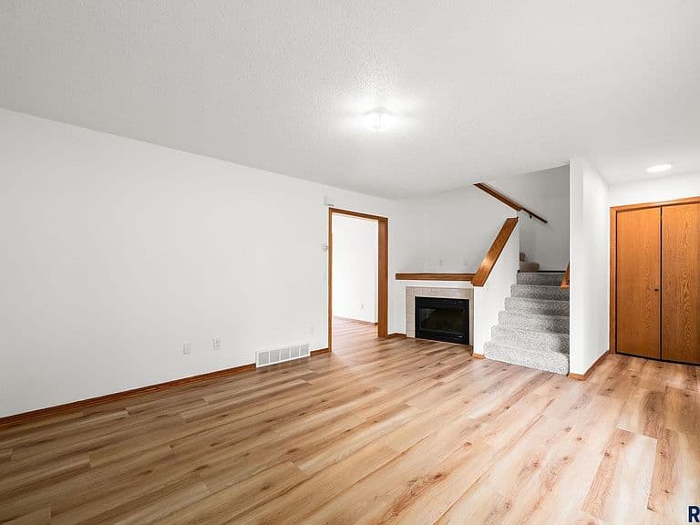 2112 S Holly Ave photo 5