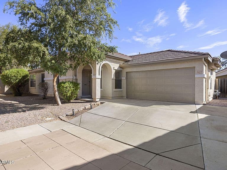 1419 N THUNDERBIRD Avenue photo 1