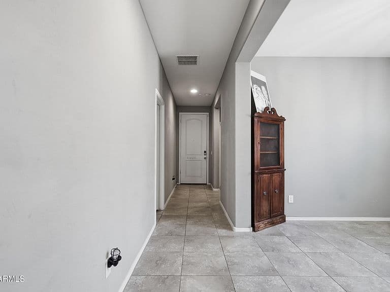 17990 W LOUISE Drive photo 4