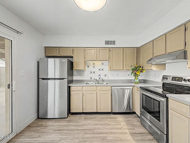 1327 S ALLEN Street photo 2