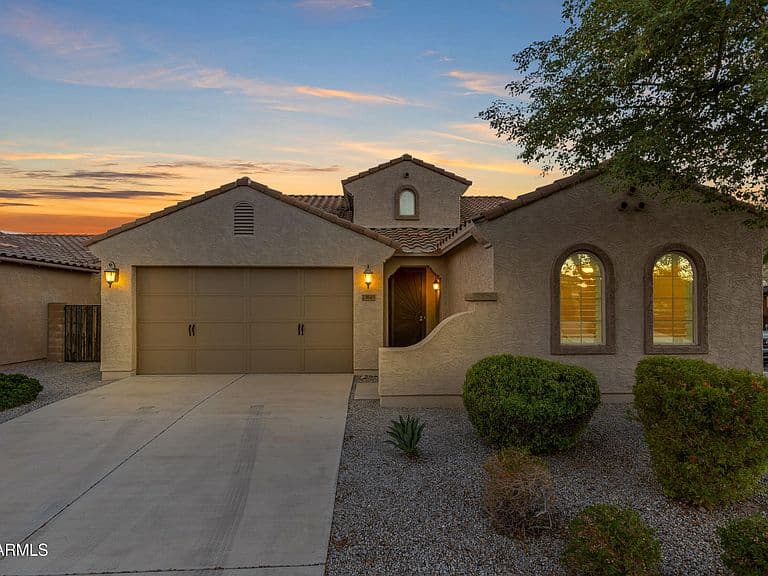 23645 W HOPI Street photo 1