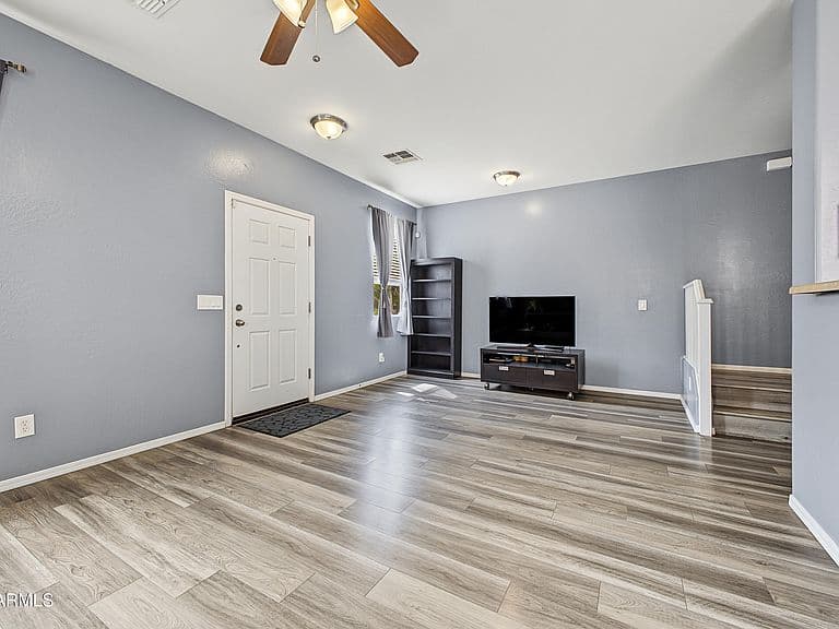 5318 W ALBENIZ Place photo 2