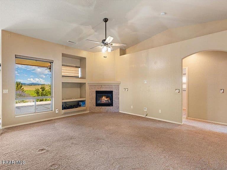 5661 N Bronco Ln photo 5