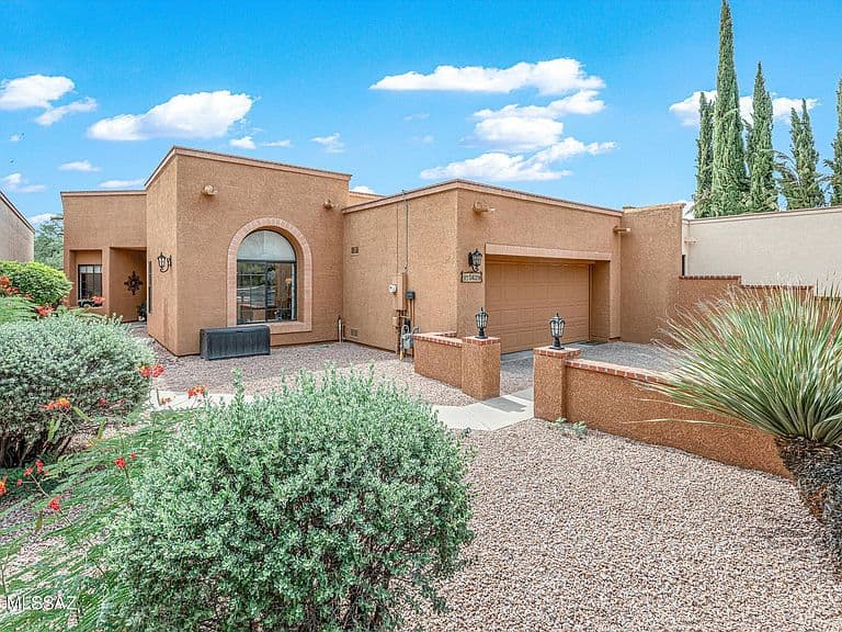 5620 E Binghampton Dr photo 2