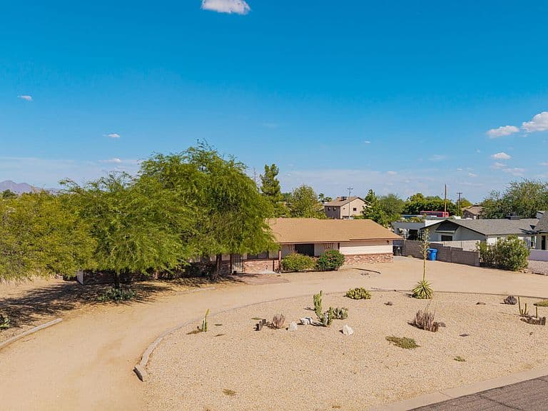 16223 N 40TH Place photo 5