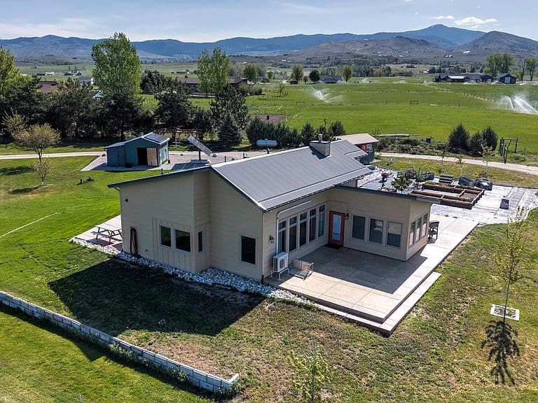753 Heaven Bound Ln photo 5