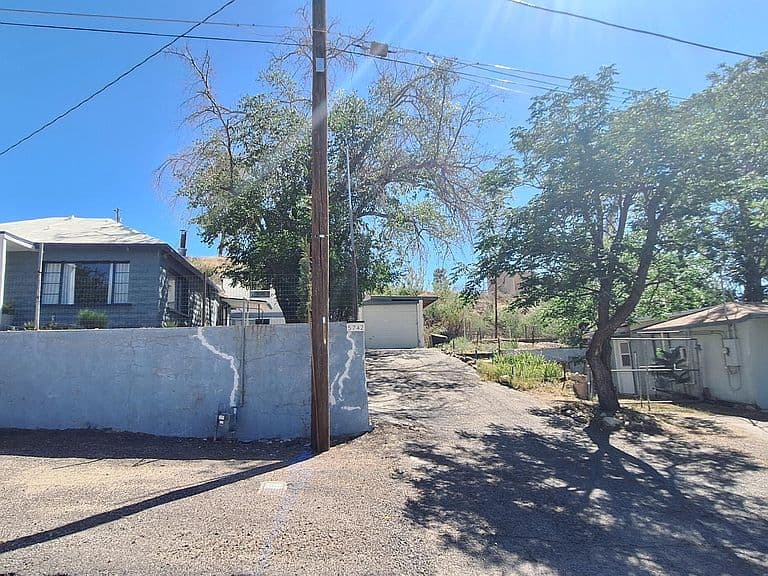 5742 S CENTRAL Drive photo 2