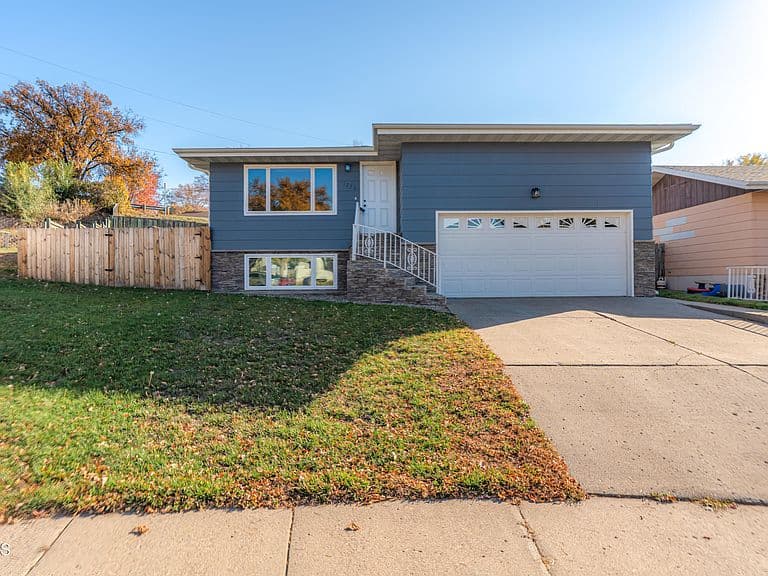 1230 Michigan Ave photo 1