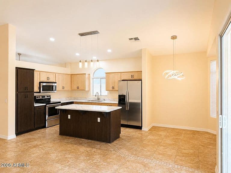 13871 W WINDSOR Avenue photo 3