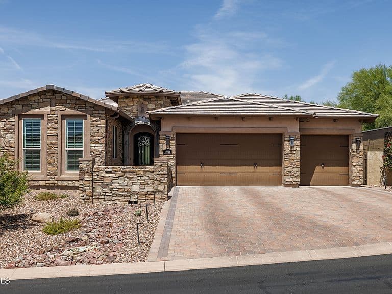 10748 N 121st Way photo 1
