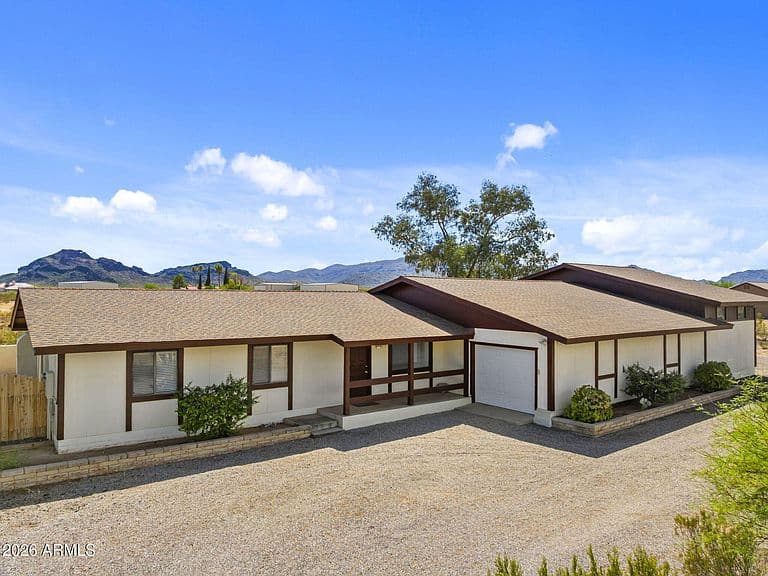 50921 W WILLIAM Road photo 1