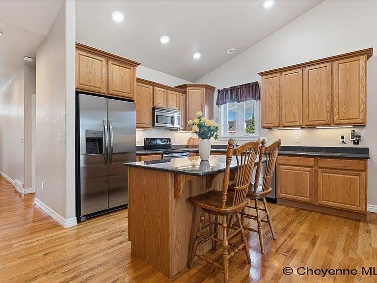 415 Sterling Dr photo 4
