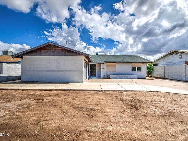 2077 W HIDALGO Avenue photo 4