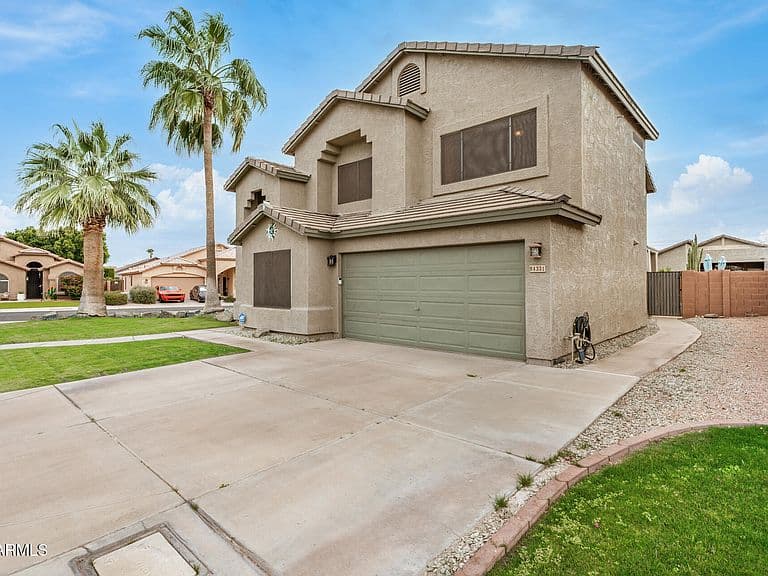 4331 E Redwood Ln photo 5