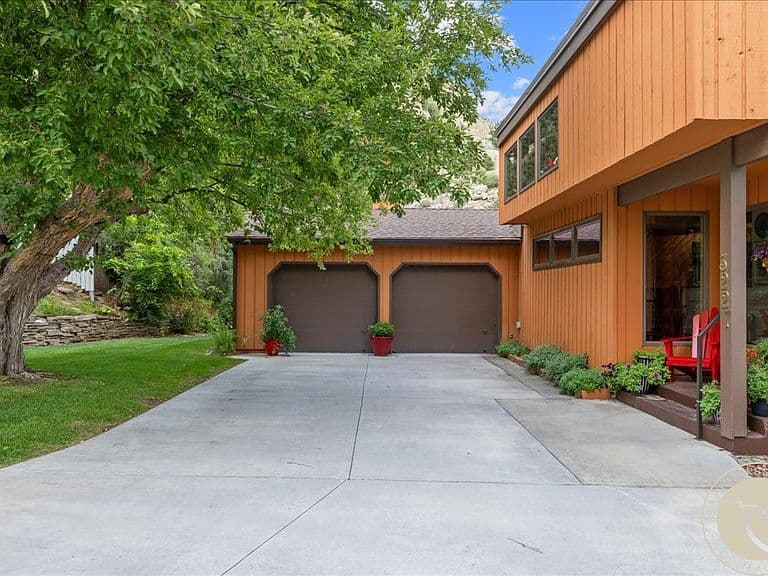 3227 Country Club Cir photo 3