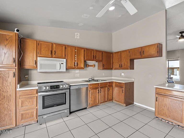 401 E ORAIBI Drive photo 5