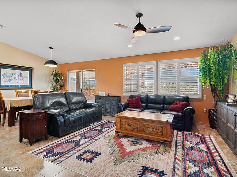 1704 W Vista Ridge Dr photo 4